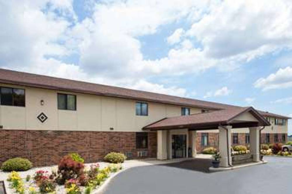 Super 8 By Wyndham Oshkosh Airport