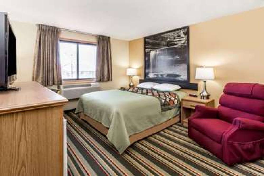 Super 8 By Wyndham Ottawa Starved Rock 10