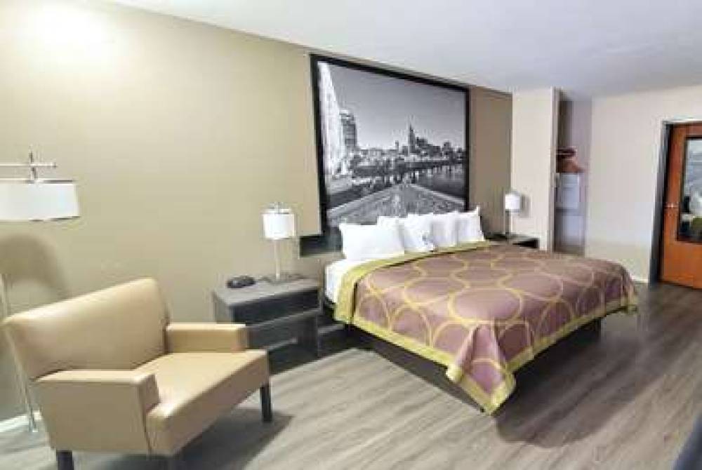 SUPER 8 BY WYNDHAM PARIS 7