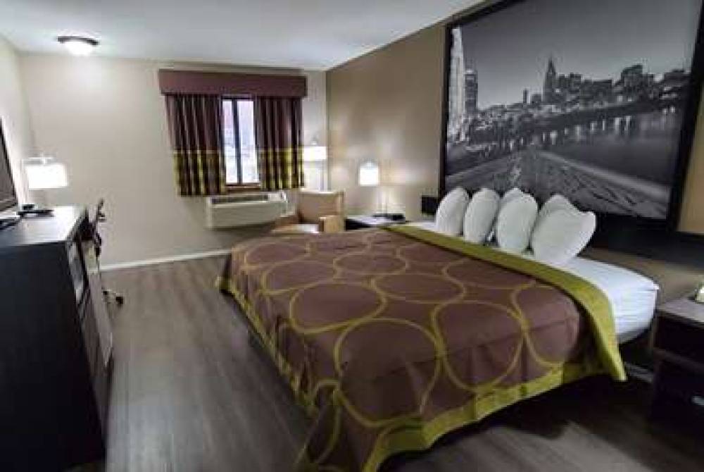 SUPER 8 BY WYNDHAM PARIS 9