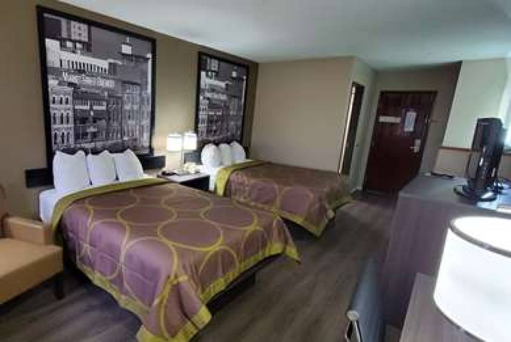 SUPER 8 BY WYNDHAM PARIS 6