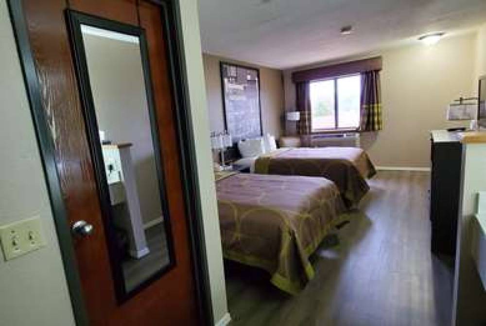 SUPER 8 BY WYNDHAM PARIS 5