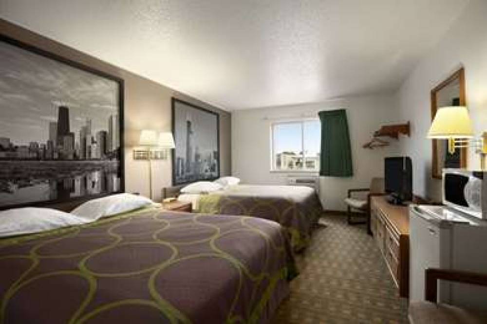 Super 8 By Wyndham Peru Starved Rock State Park 4