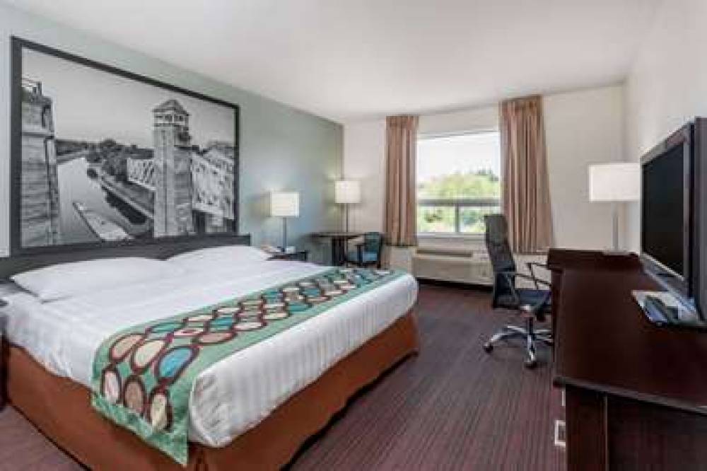 Super 8 By Wyndham Peterborough 10