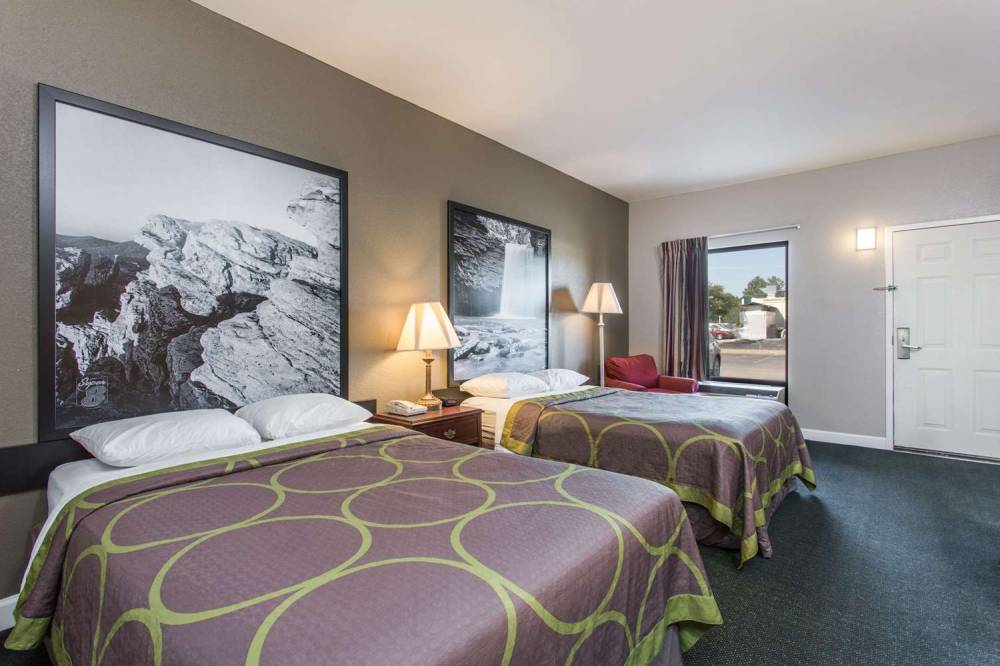 Super 8 By Wyndham Petersburg 3