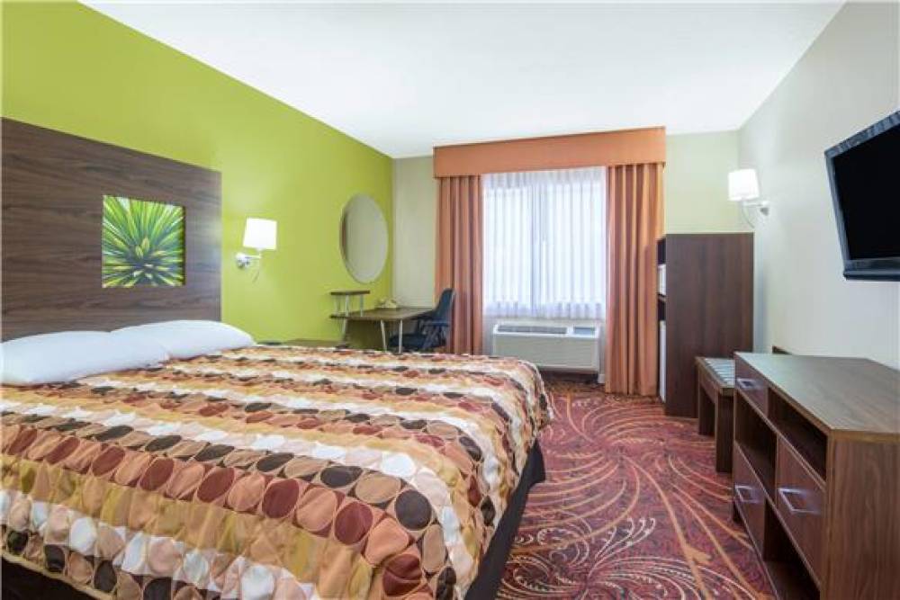 SUPER 8 BY WYNDHAM PORTALES 4