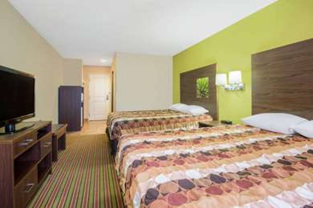 SUPER 8 BY WYNDHAM PORTALES 7