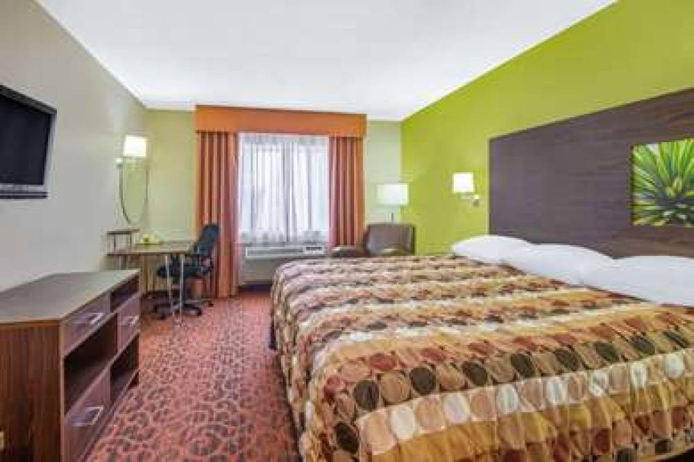 SUPER 8 BY WYNDHAM PORTALES 6