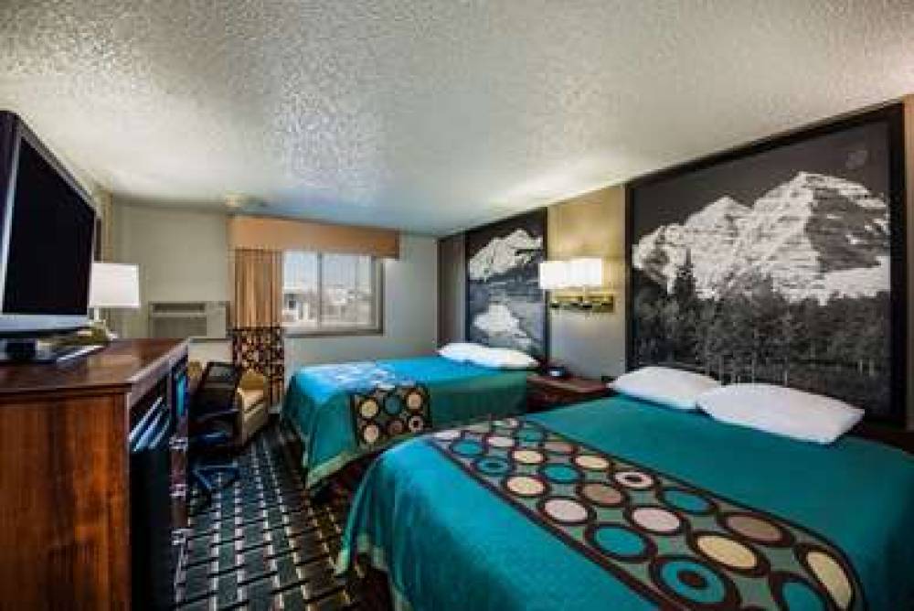 SUPER 8 BY WYNDHAM PUEBLO 2