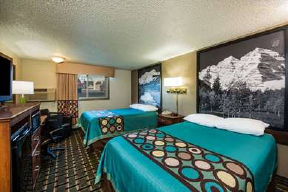 SUPER 8 BY WYNDHAM PUEBLO 8