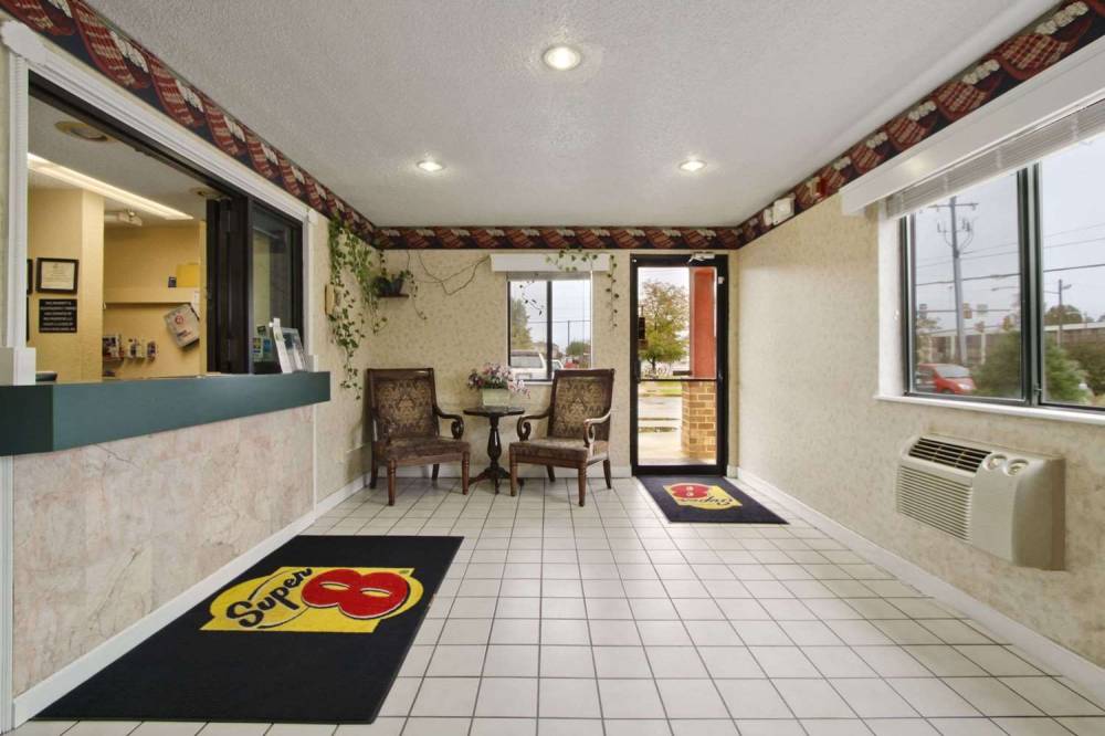 Super 8 By Wyndham Richmond Airport VA 3