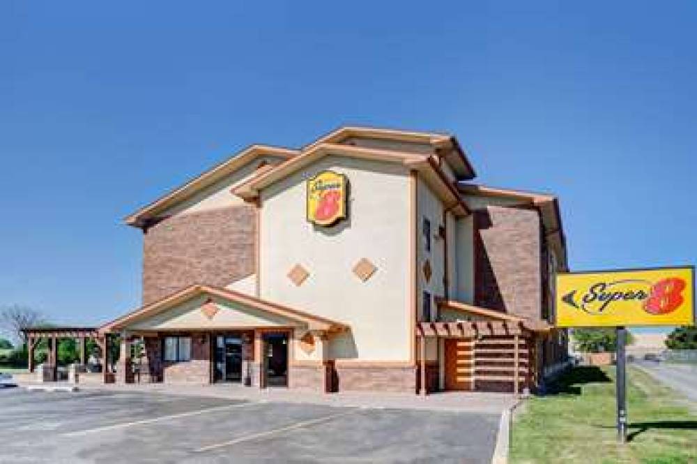 Super 8 By Wyndham Roseville/Detroit Area 1