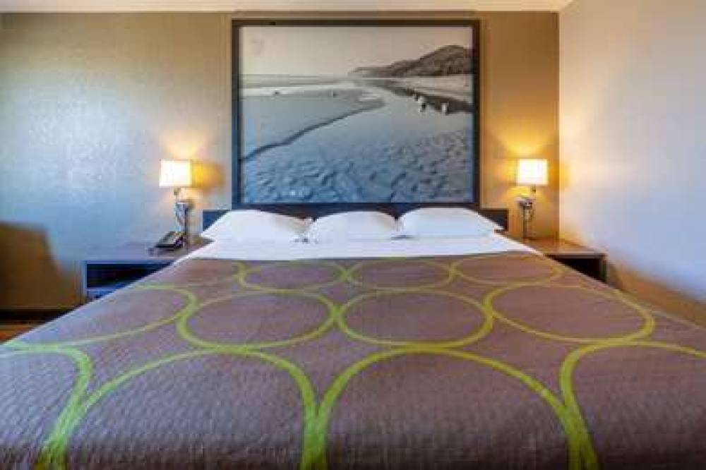 Super 8 By Wyndham Roseville/Detroit Area 8
