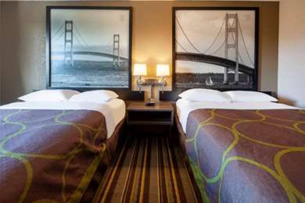Super 8 By Wyndham Roseville/Detroit Area 7