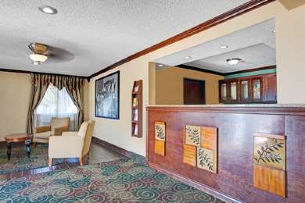 Super 8 By Wyndham Roseville/Detroit Area 5