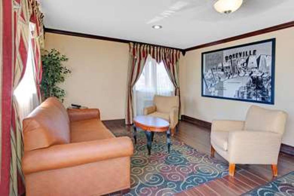 Super 8 By Wyndham Roseville/Detroit Area 4