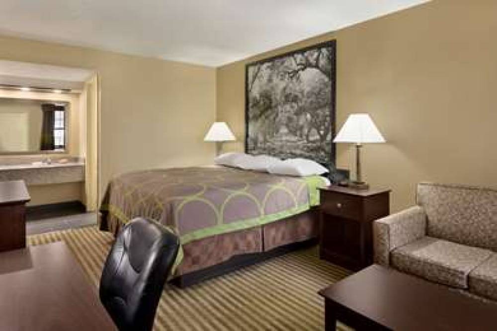 SUPER 8 BY WYNDHAM RUSTON 4