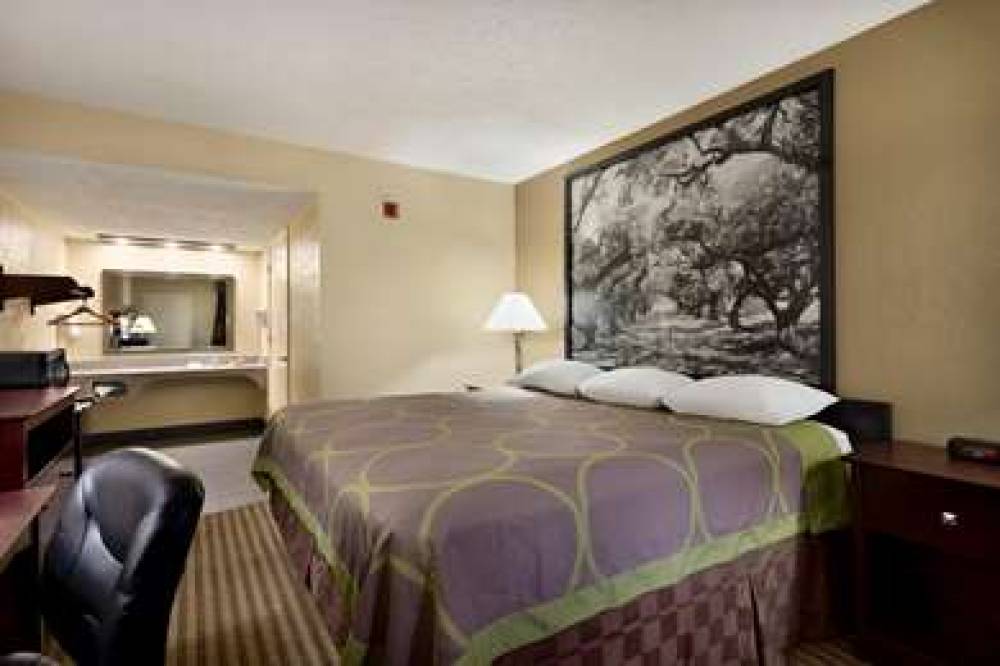 SUPER 8 BY WYNDHAM RUSTON 6