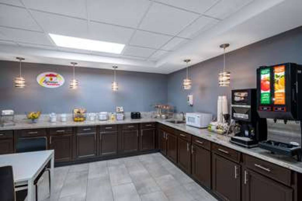 Super 8 By Wyndham Salisbury 7