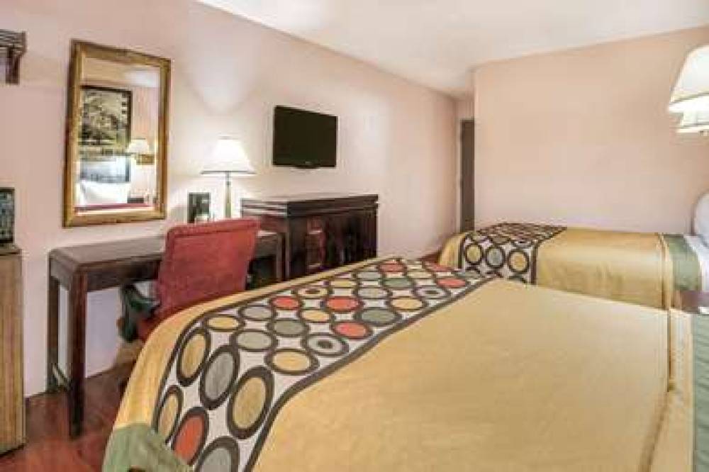 SUPER 8 BY WYNDHAM SAN ANTONIO/I-35 9