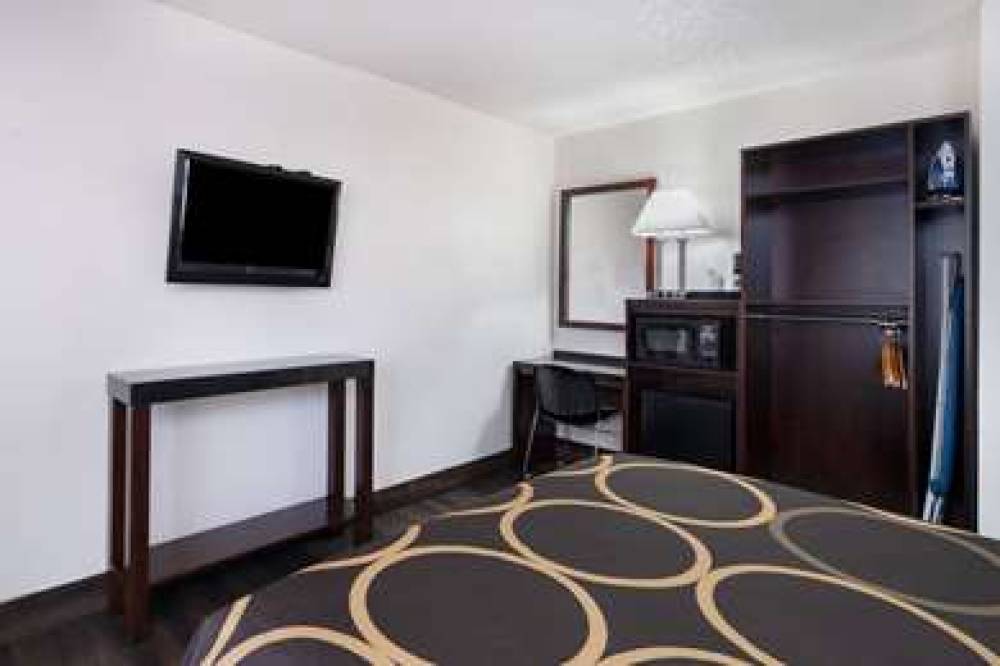 SUPER 8 BY WYNDHAM SAN DIEGO HOTEL 8