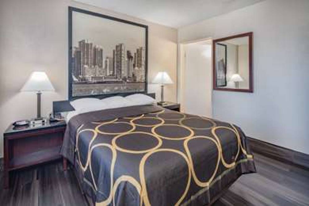 SUPER 8 BY WYNDHAM SAN DIEGO HOTEL 4