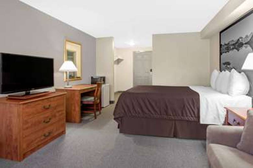 Super 8 By Wyndham Sault Ste Marie On 7