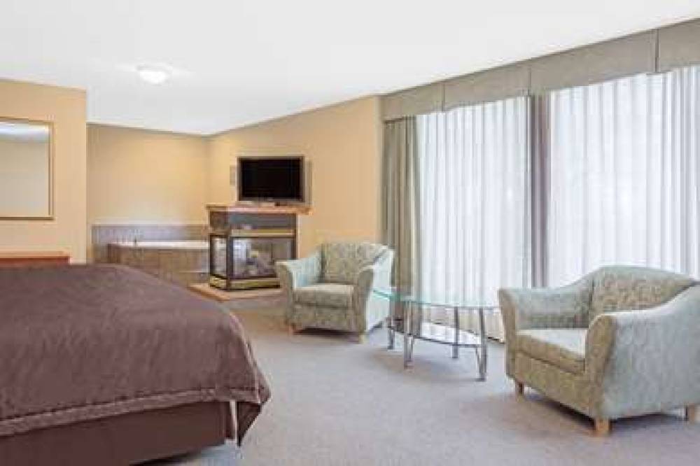 Super 8 By Wyndham Sault Ste Marie On 10