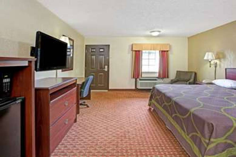 SUPER 8 BY WYNDHAM SHAWNEE 9