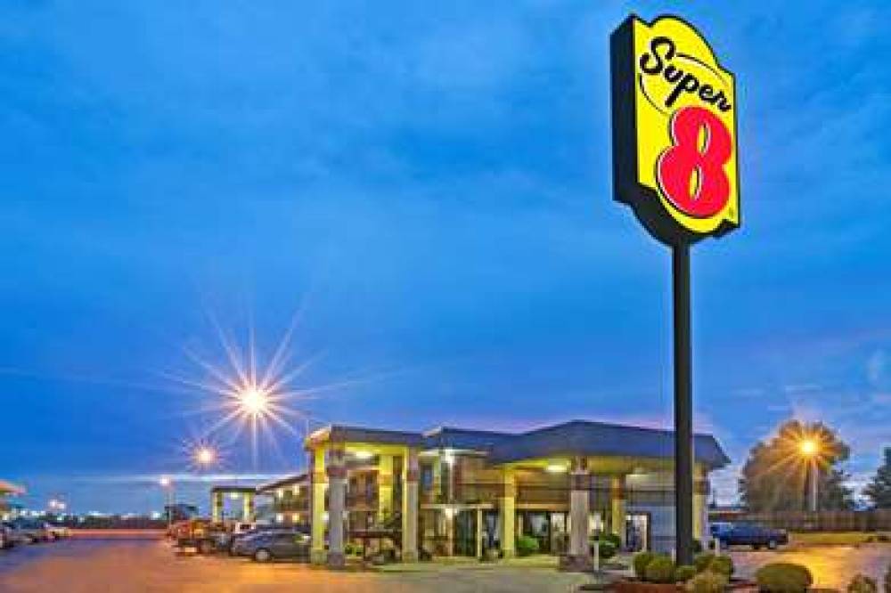 SUPER 8 BY WYNDHAM SHAWNEE 1