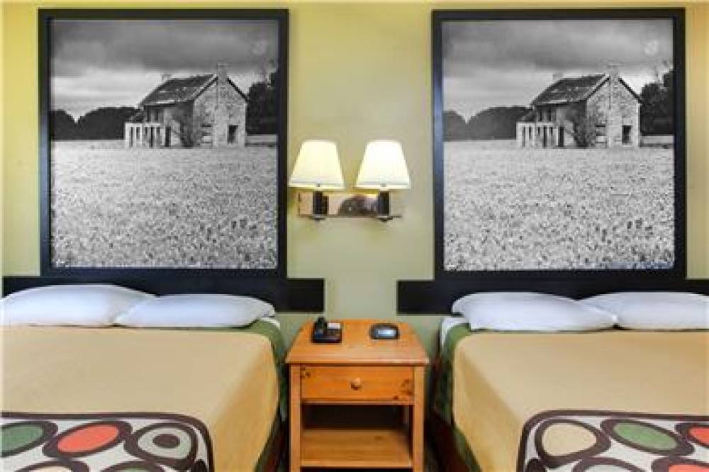 SUPER 8 BY WYNDHAM SHERMAN 5