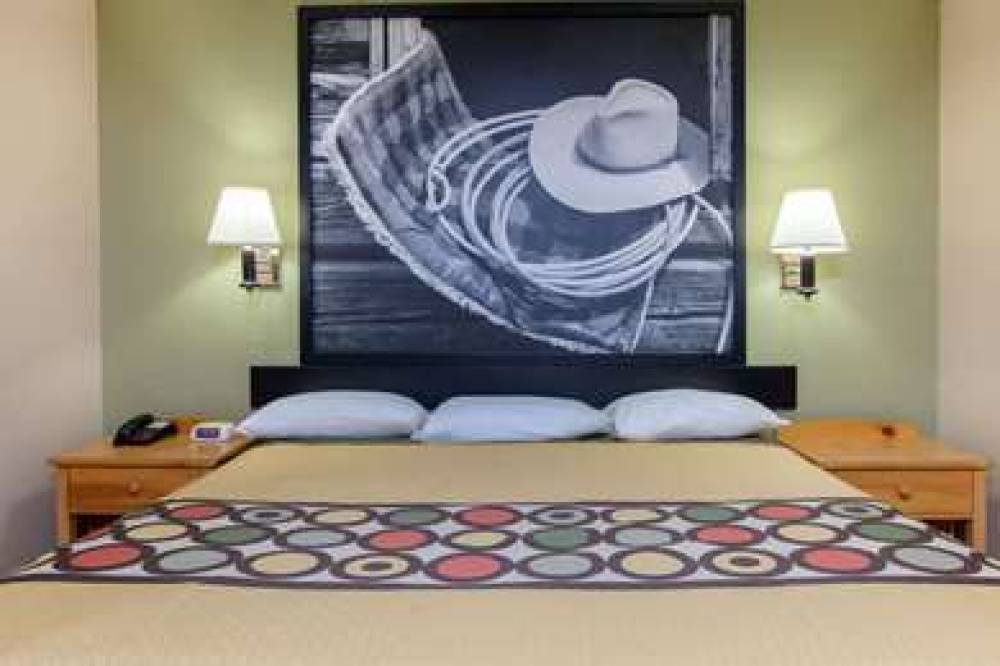 SUPER 8 BY WYNDHAM SHERMAN 4