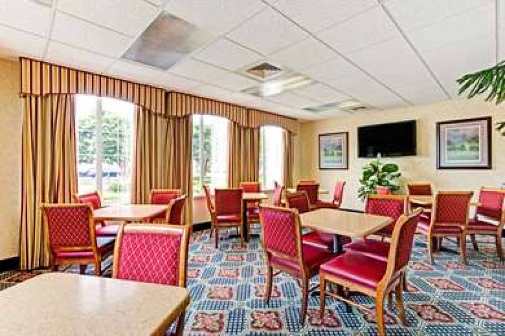 Super 8 By Wyndham Smithfield 7