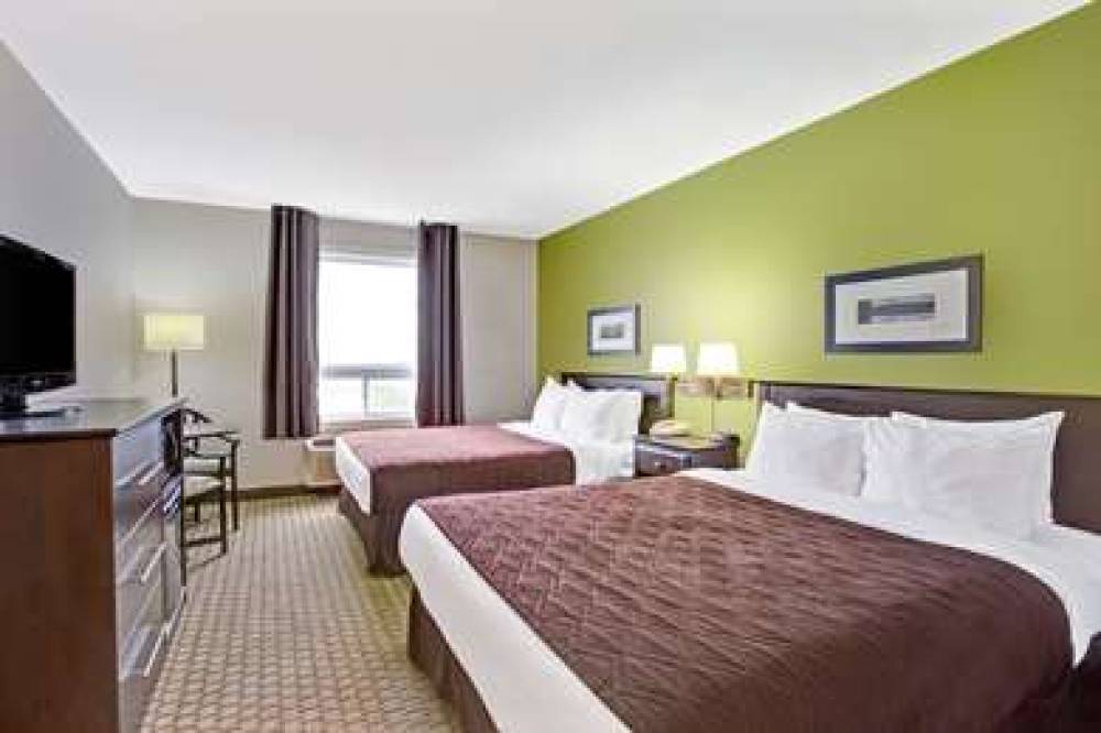 Super 8 By Wyndham St-Jerome 10