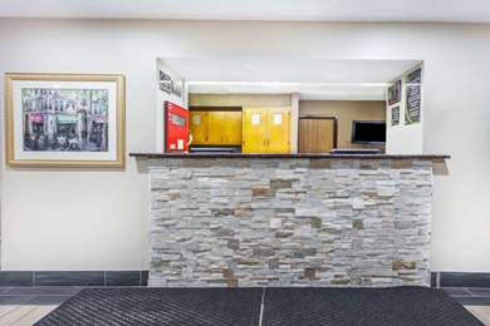 Super 8 By Wyndham Sterling Heights/Detroit Area 2