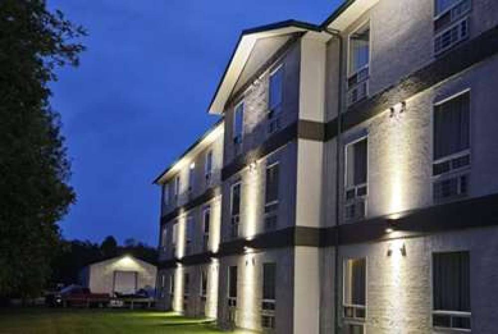 SUPER 8 BY WYNDHAM SWAN RIVER MB 7