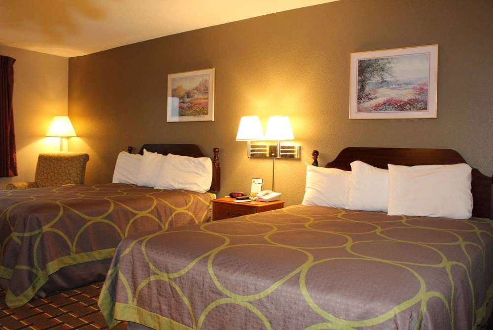 Super 8 By Wyndham Valparaiso 7