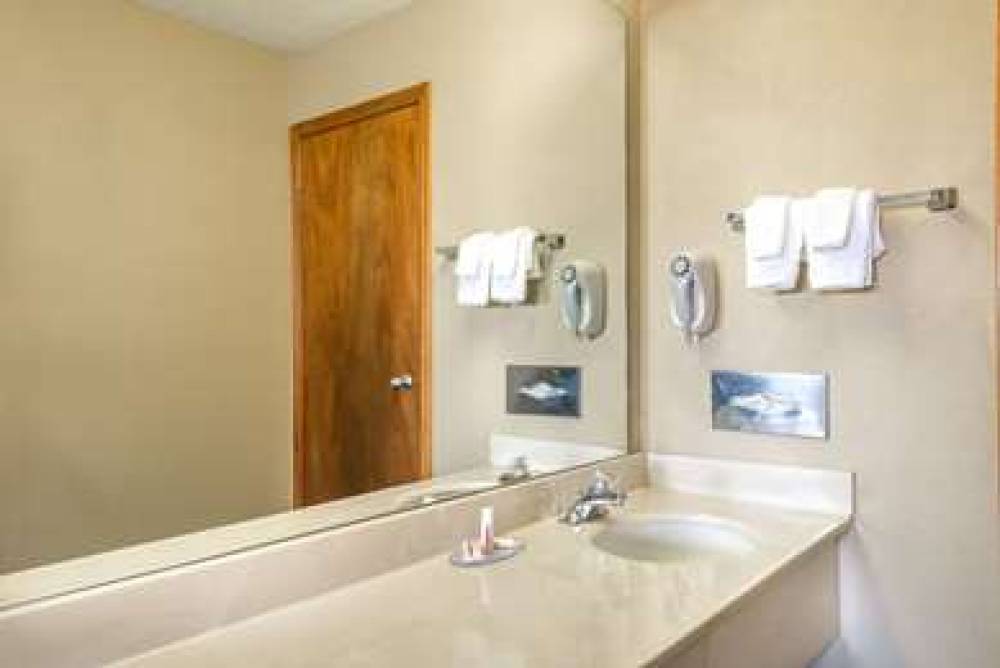 Super 8 By Wyndham Vandalia/Dayton International Airport 6