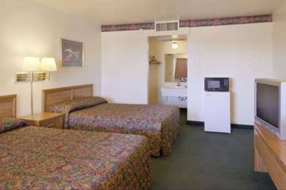 Super 8 By Wyndham Vernon 9