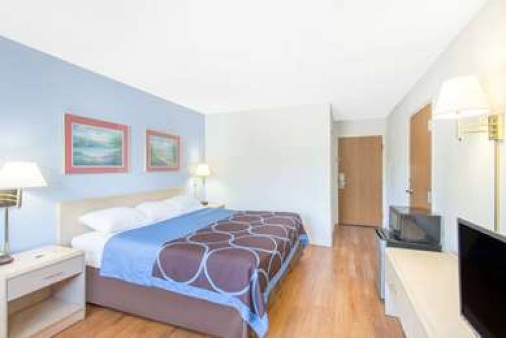 Super 8 By Wyndham Webster/Rochester 4