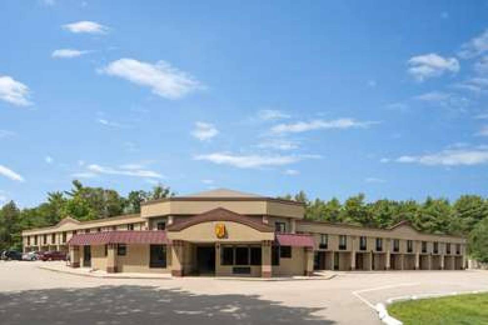 SUPER 8 BY WYNDHAM WEST GREENWICH/P 1