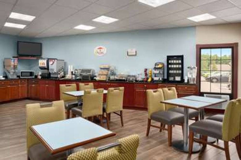 SUPER 8 BY WYNDHAM WEST GREENWICH/P 8