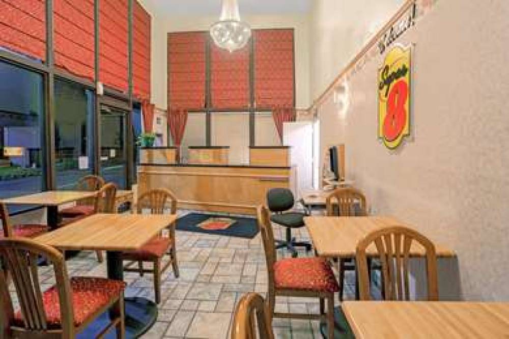 SUPER 8 BY WYNDHAM YREKA 4