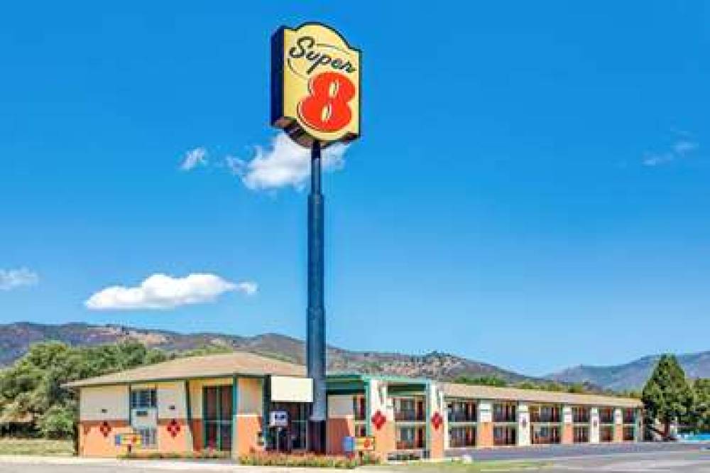 SUPER 8 BY WYNDHAM YREKA 1
