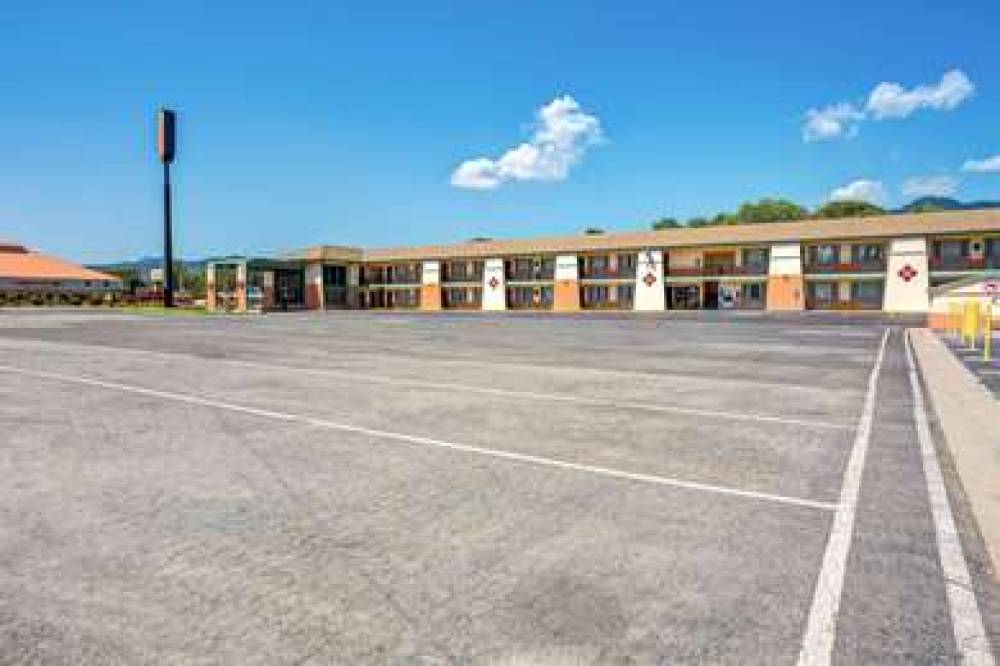 SUPER 8 BY WYNDHAM YREKA 2