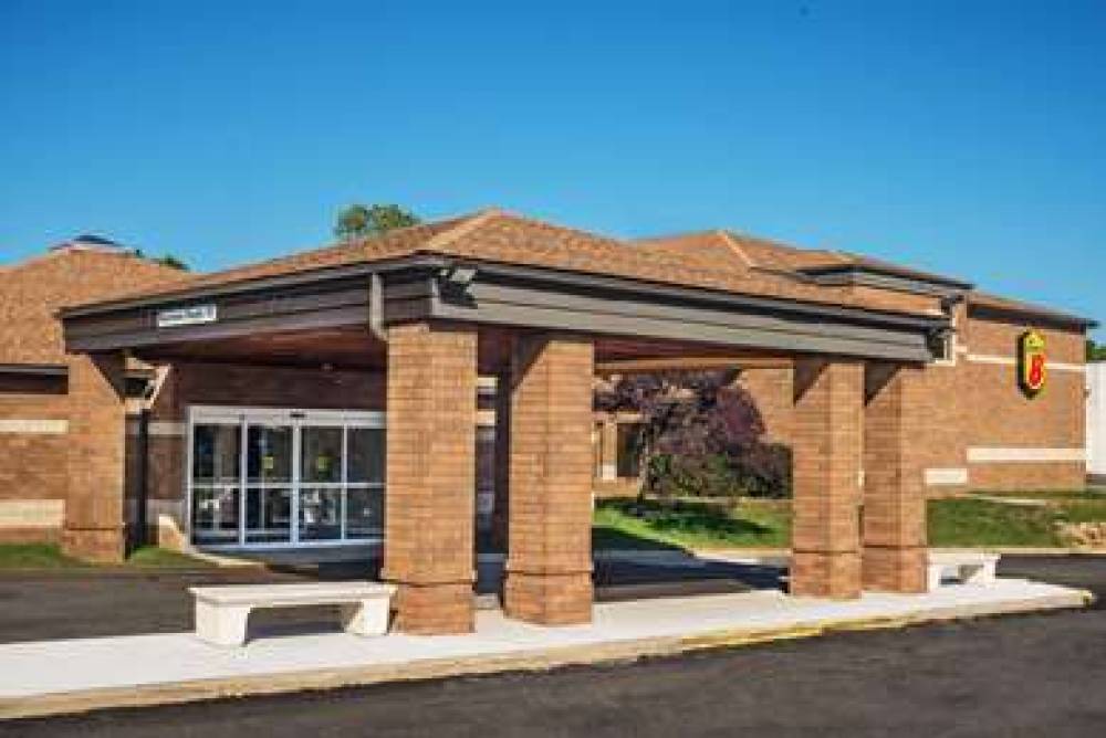SUPER 8 COPLEY AKRON 1