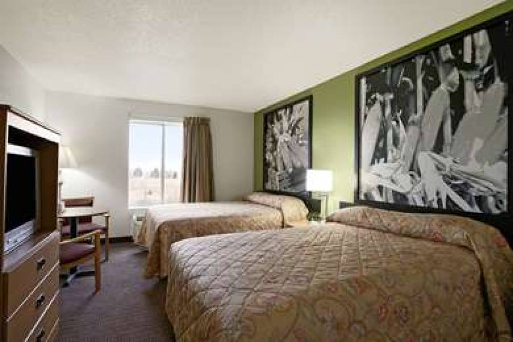 SUPER 8 CORYDON 3