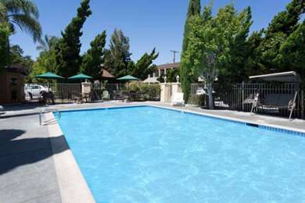 SUPER 8 COSTA MESA/NEWPORT BCH 5