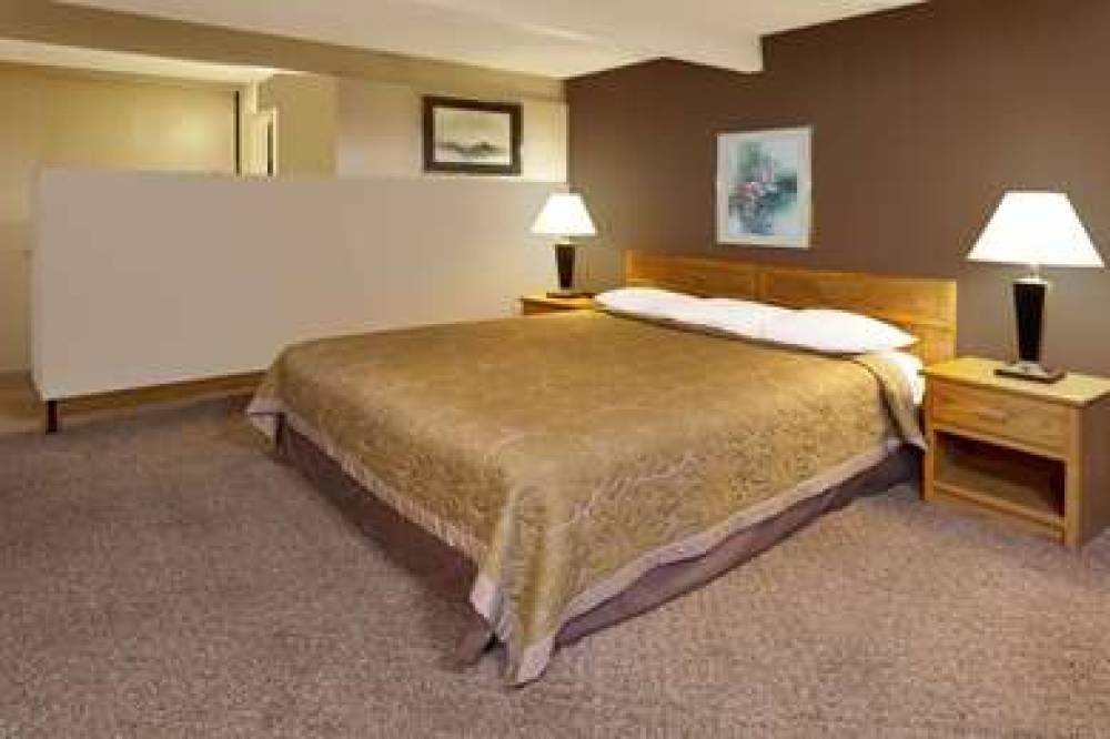 SUPER 8 COSTA MESA/NEWPORT BCH 6