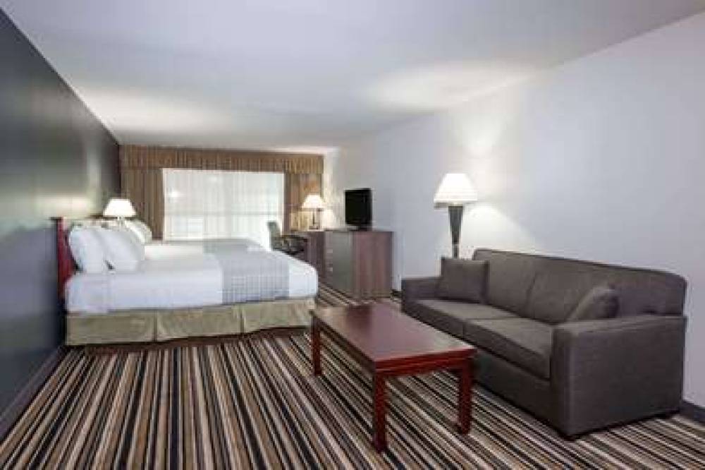 SUPER 8 DOWNTOWN TORONTO 6